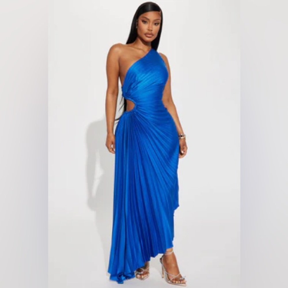 Athena One Shoulder
Maxi Dress - Royal
Size: L